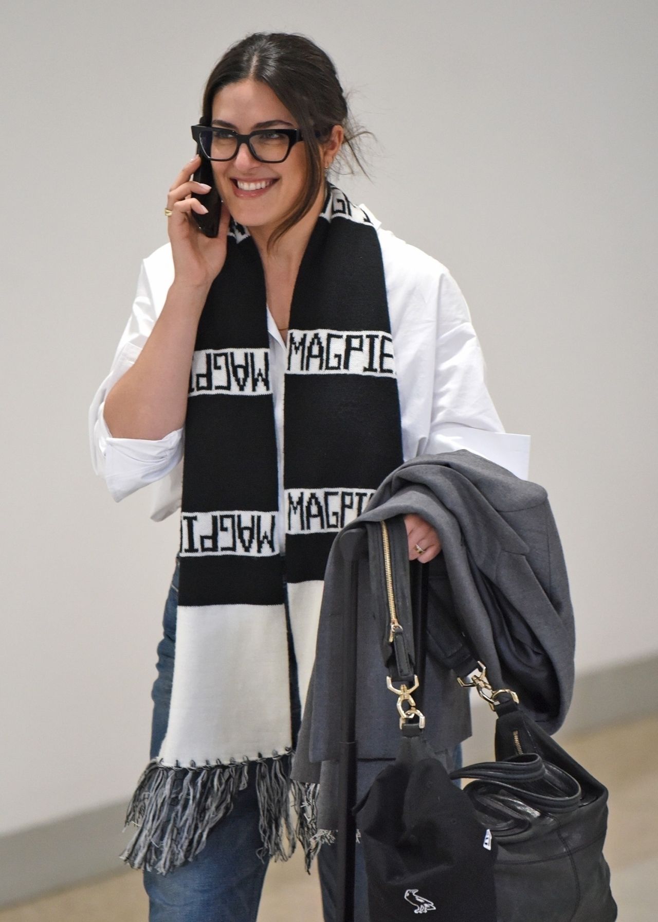 Sarah Abo at Melbourne Airport 10/02/2023 • CelebMafia