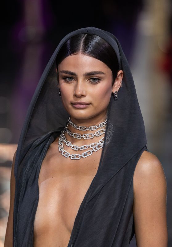 Taylor Hill - Messika Fashion Show in Paris 09/29/2023