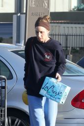 Whitney Port in Blue Sweatpants and Navy Blue Sweatshirt - Grocery Shopping in Studio City 10/22/2023