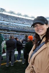 Alexandra Daddario - Dolphins vs Jets Game in New Jersey 11/24/2023