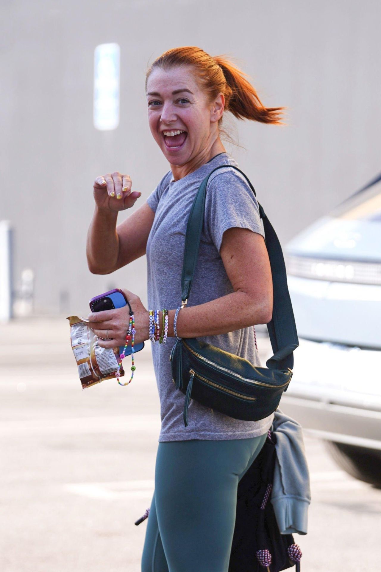 Alyson Hannigan - Outisde the Dancing With The Stars Studio in LA 11/24