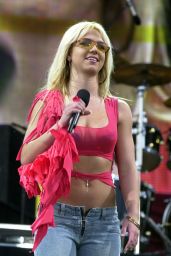 Britney Spears - Kiis FM Wango Tango Festival 06/16/2001