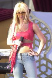 Britney Spears - Kiis FM Wango Tango Festival 06/16/2001