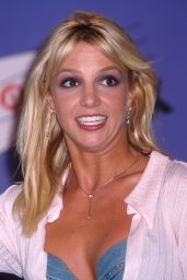 Britney Spears - Teen Choice Awards 2001