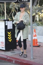 Chrissy Teigen - Shopping at Bottega Veneta in West Hollywood 11/10/2023