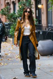 Emily Ratajkowski Street Style - New York 11/07/2023