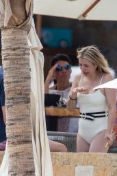 Emma Roberts and in Sunny Los Cabos 11/05/2023