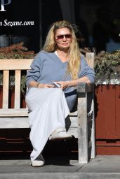 Gia Skova at the Country Mart in Brentwood 11/25/2023