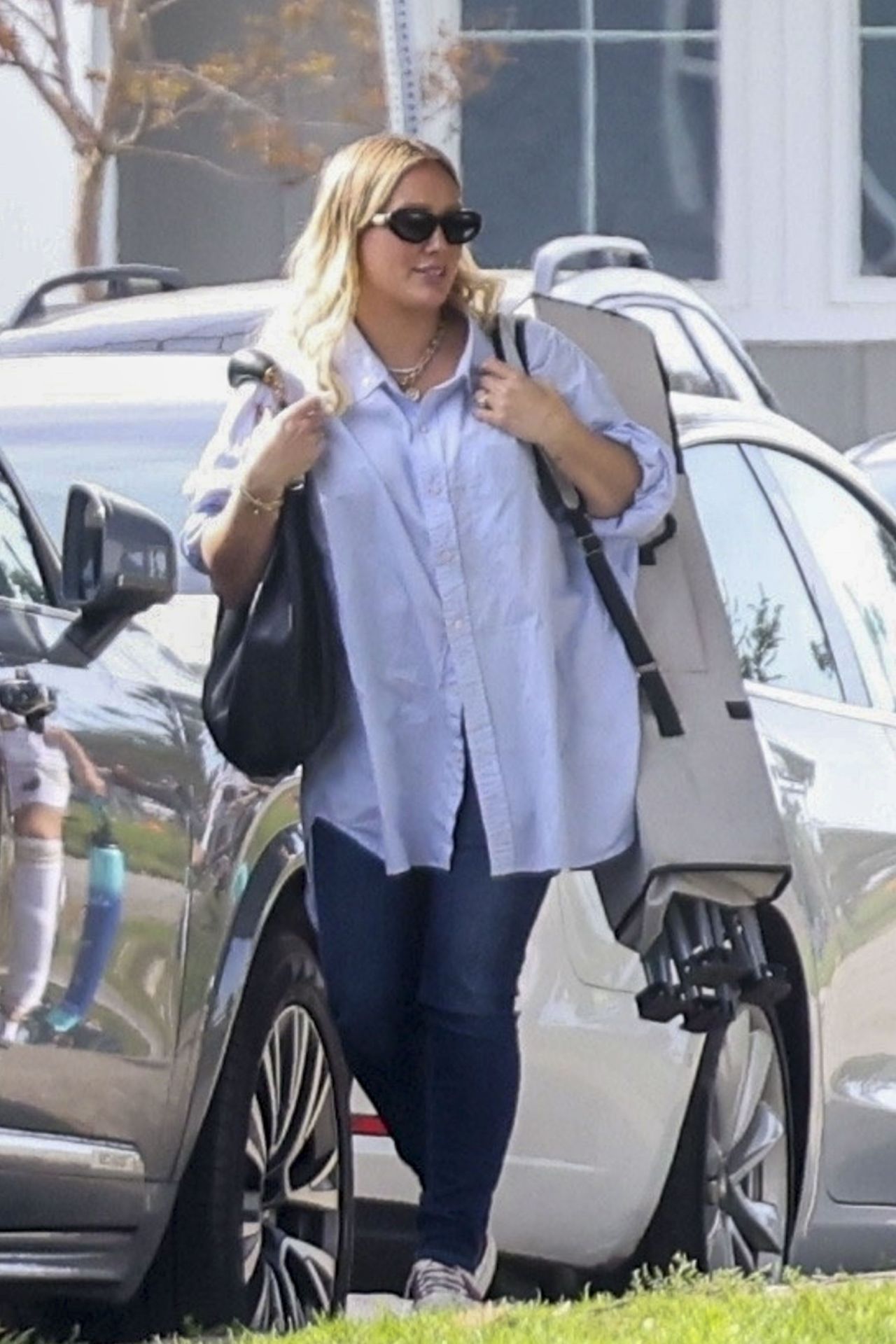 Hilary Duff - Out in Los Angeles 11/04/2023 • CelebMafia