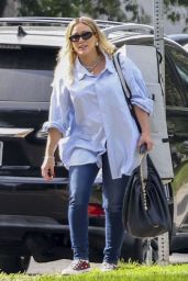 Hilary Duff - Out in Los Angeles 11/04/2023