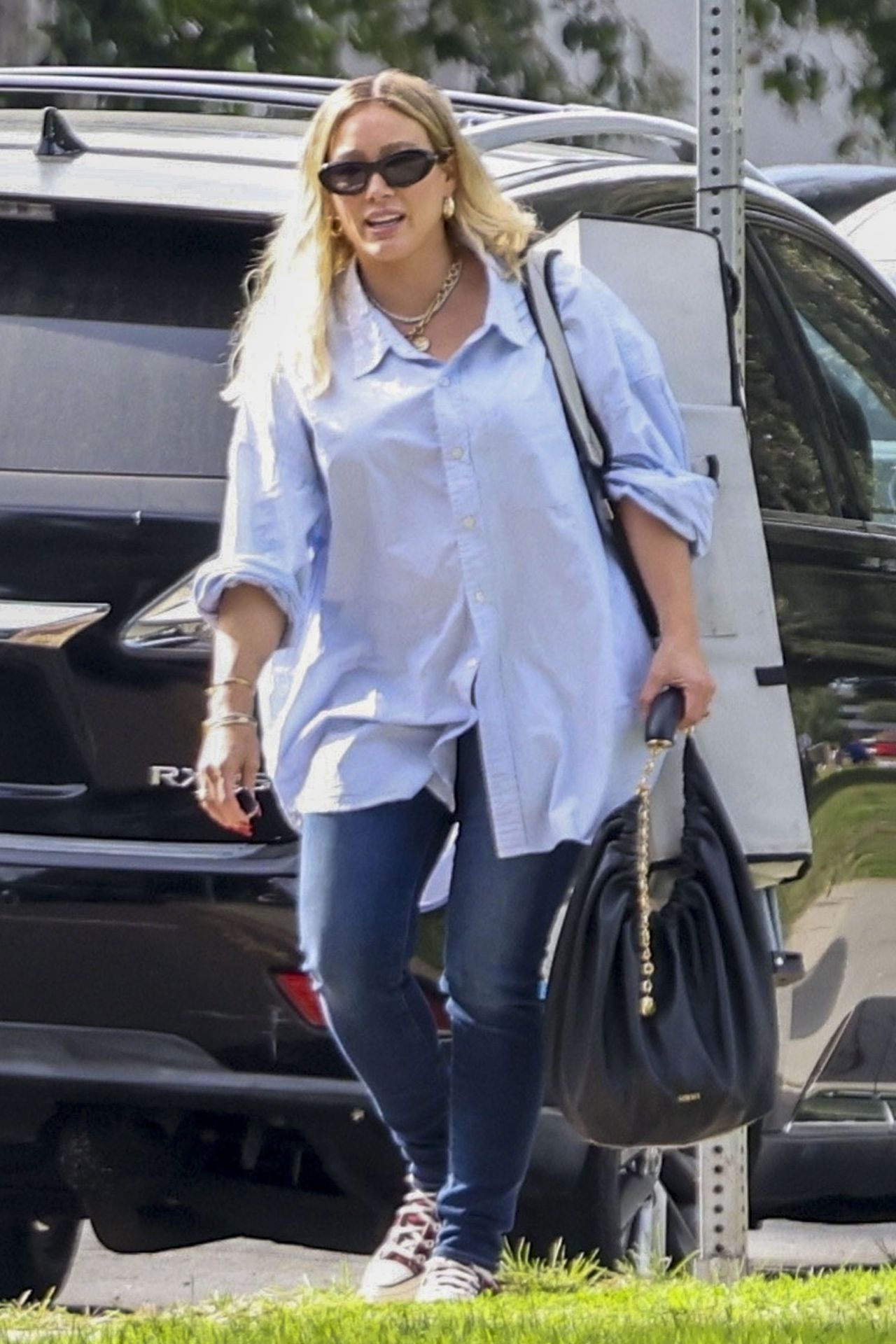 Hilary Duff Street Style - Out in LA 02/07/2020 • CelebMafia