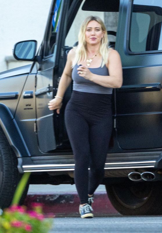Hilary Duff - Out in Studio City 11/13/2023