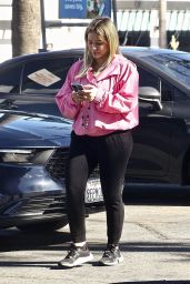 Hilary Duff - Shops For Groceries 11/17/2023