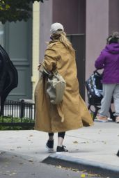 Jennifer Lawrence - Arriving at Her Apartment in NYC 11/01/2023