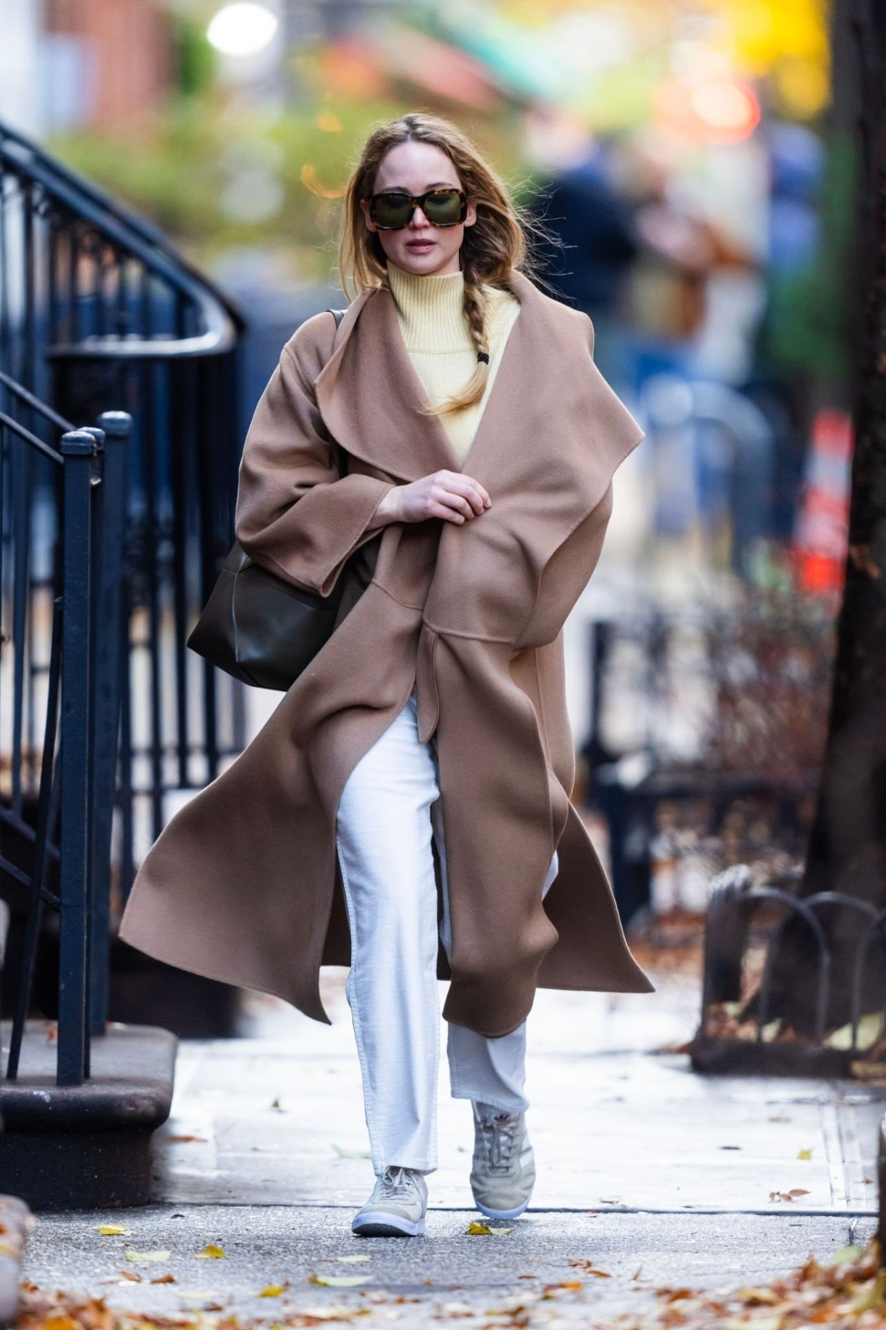 Jennifer Lawrence Street Style - NYC 11/22/2023 • CelebMafia