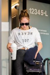 Jennifer Lopez in Casual Gym Wear in Los Angeles 11/28/2023