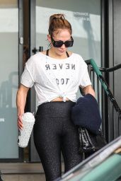 Jennifer Lopez in Casual Gym Wear in Los Angeles 11/28/2023