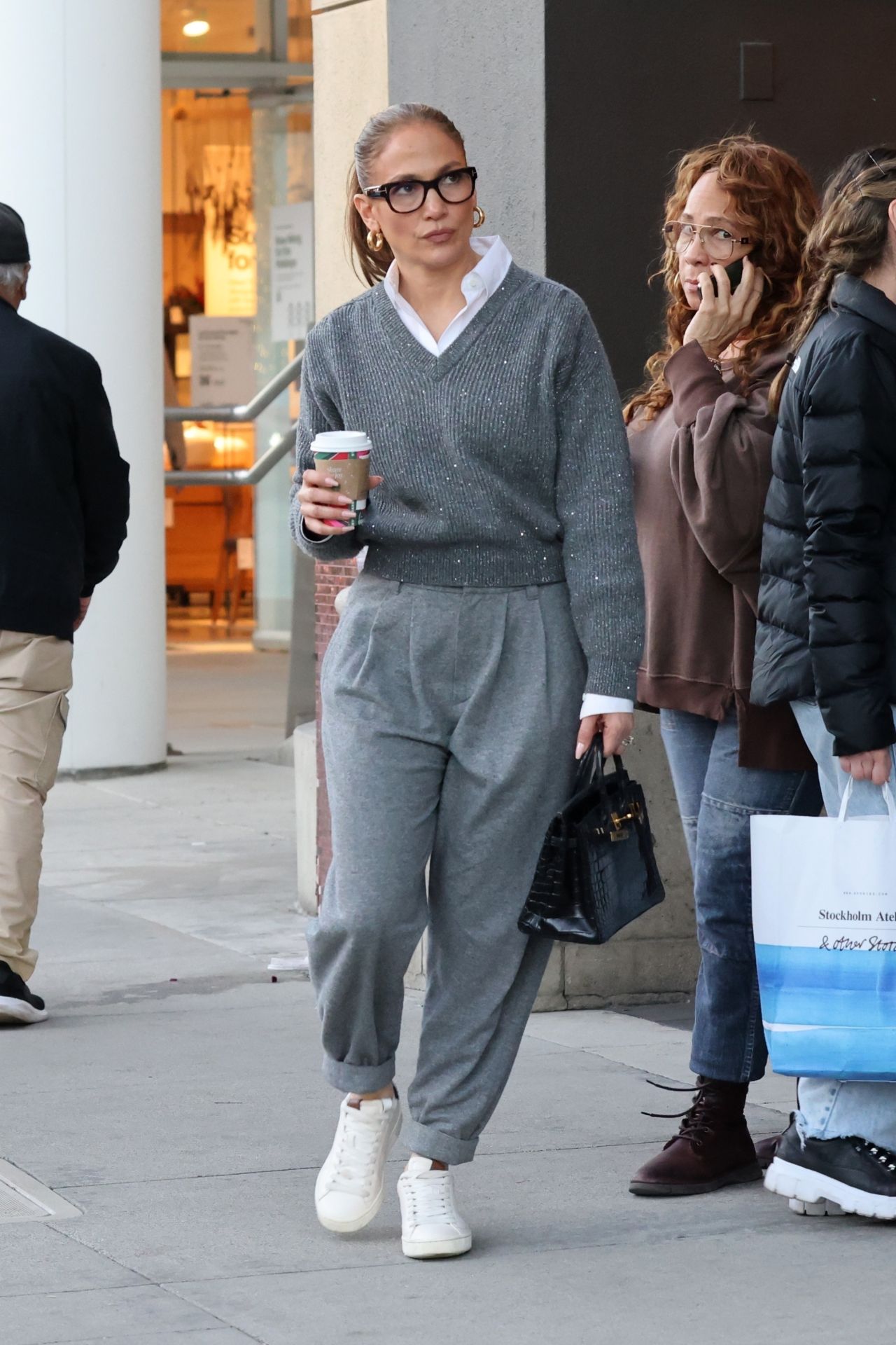 Jennifer Lopez Street Style - Beverly Hills 11/20/2023 • CelebMafia