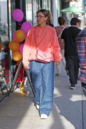 Jessica Alba Shopping in Beverly Hills 11/26/2023