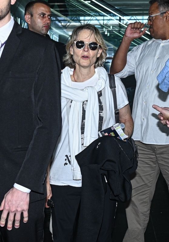 Jodie Foster Arriving at Guarulhos Airport in Sao Paulo 11/30/2023