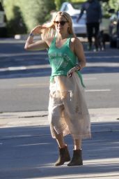 Kate Hudson - Out in Brentwood 11/07/2023