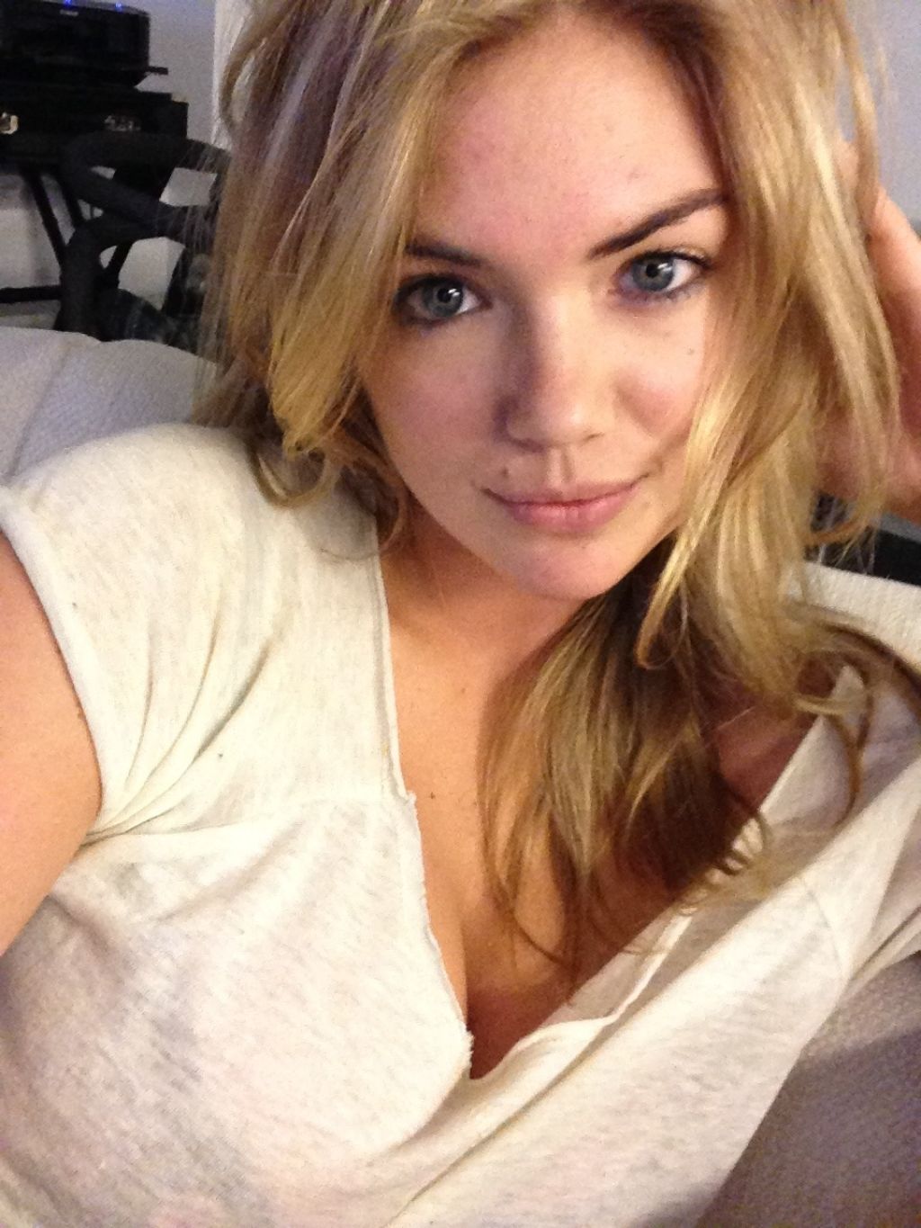 Very sexy candid Kate Upton selfie photo