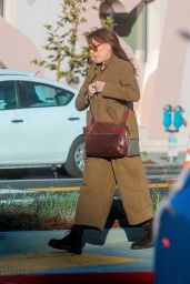 Katey Sagal in a Stylish Brown Ensemble - shopping on Melrose Ave in LA 11/28/2023