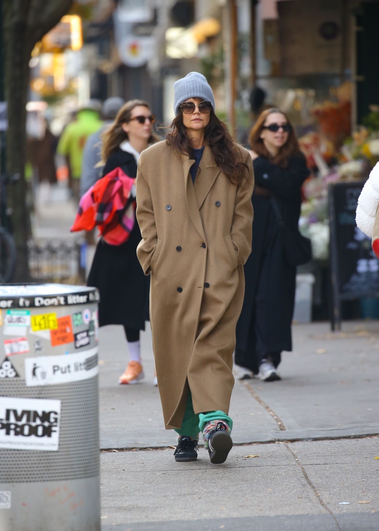 Katie Holmes in a Long Tan Coat and a Gray Beanie in New York 11/15 ...