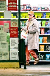 Katy Perry at CVS in Montecito 11/19/2023