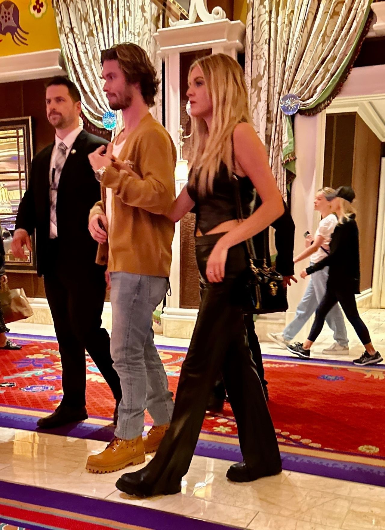 Kelsea Ballerini - Arrives for the Formula One Race in Las Vegas 11/18