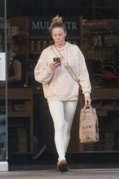 LeAnn Rimes - Grocery Shopping at Erewhon Market in Los Angeles 11/26/2023