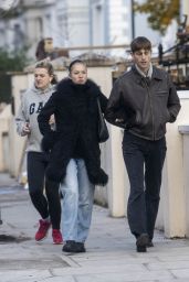 Lila Moss Stroll Around Notting Hill 11/28/2023