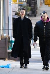 Margaret Qualley and Husband Jack Antonoff stroll in New York 11/20/2023