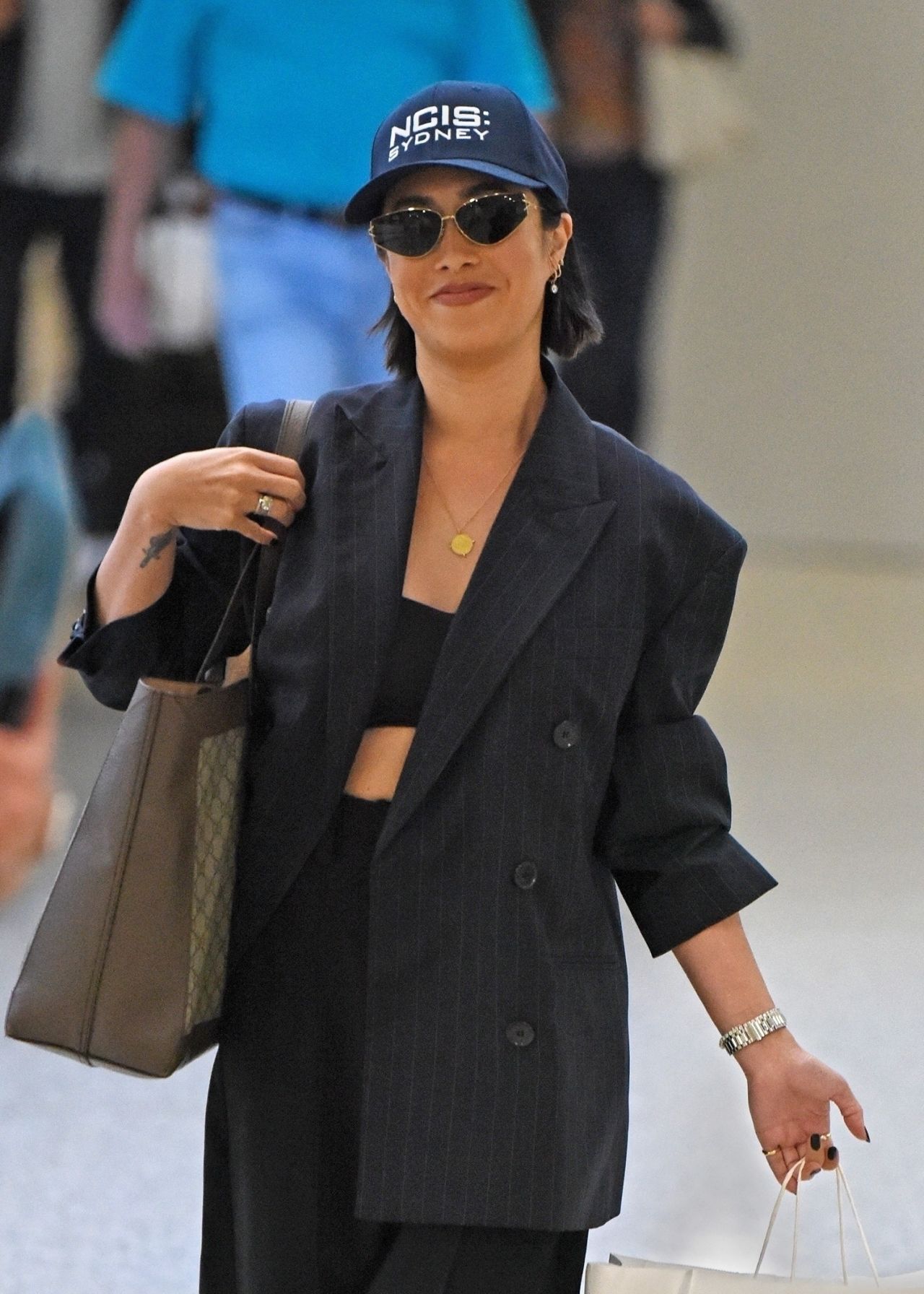 Melissa Leong - Arriving at Melbourne Airport 11/14/2023 • CelebMafia