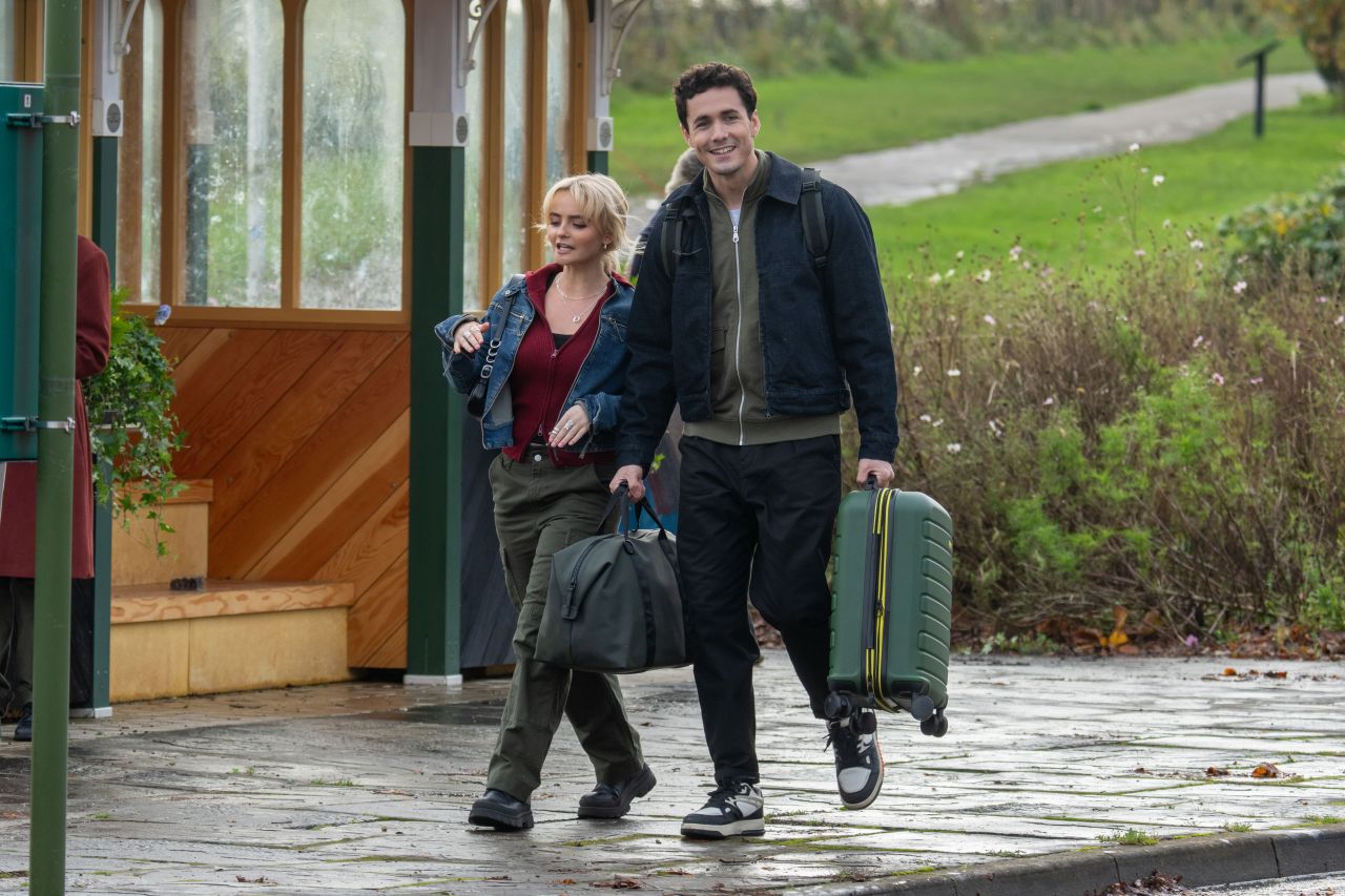 Millie Gibson and Jonah Hauer-King - "Doctor Who" Set in Wales 11/20