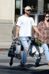 Natalie Joy - Shopping at Crate & Barrel in Beverly Hills 11/12/2023