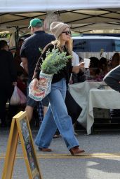 Olivia Wilde at the Local Farmers Market in Los Angeles 11/26/2023
