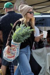 Olivia Wilde at the Local Farmers Market in Los Angeles 11/26/2023