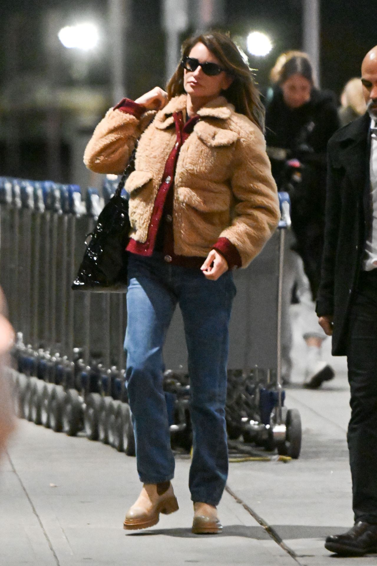 Penelope Cruz at JFK Airport 11/28/2023 • CelebMafia