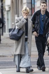 Pixie Geldof and Husband George Barnett Shopping at Waitrose in Chelsea 11/07/2023