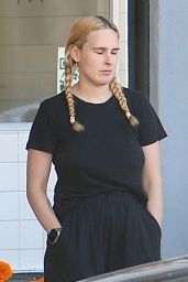 Rumer Willis Debuts New Hairstyle - West Hollywood 11/02/2023