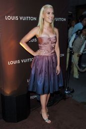 Scarlett Johansson - Hosting Louis Vuitton Love Party for Oxfam America 05/03/2007