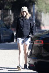 Suki Waterhouse - Out in Los Angeles 11/01/2023