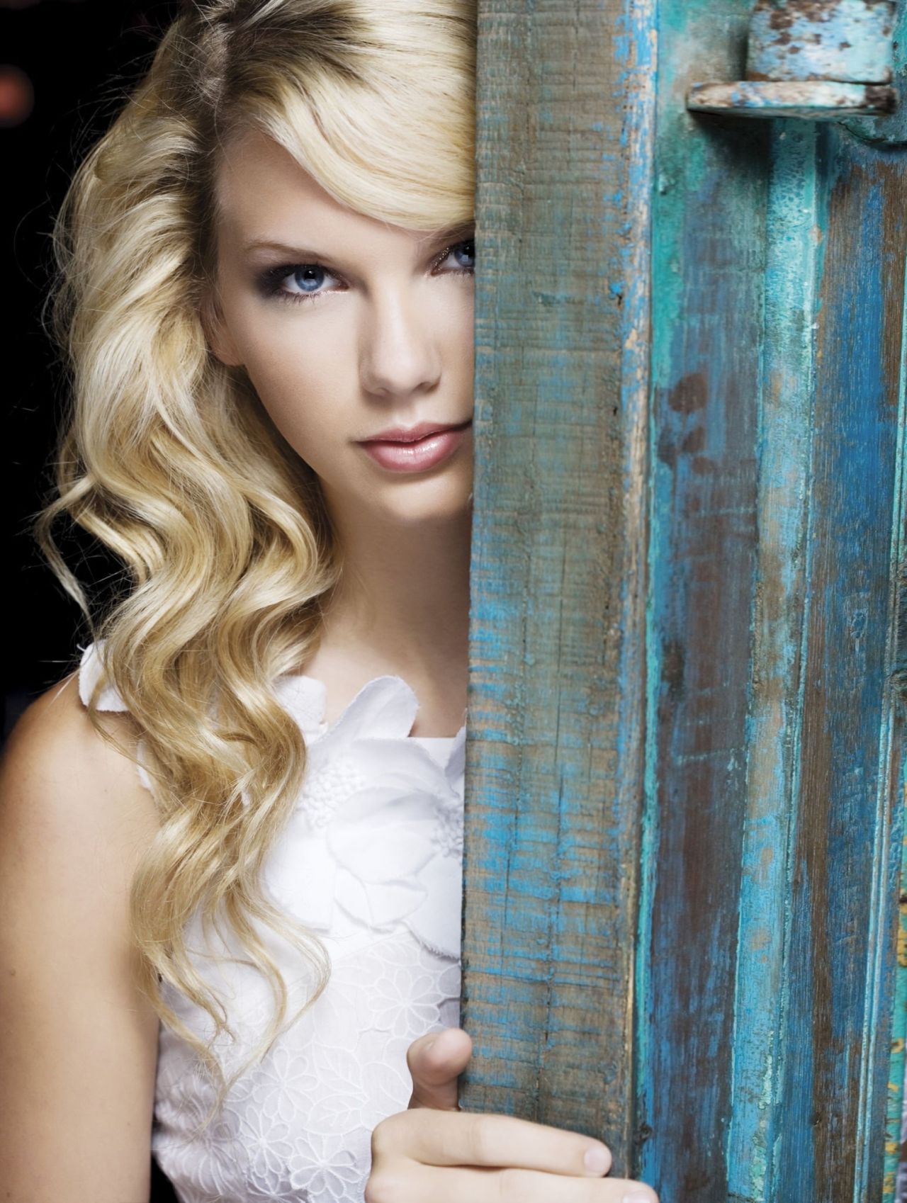 Taylor Swift - Photo Shoot for Justine 2007 • CelebMafia