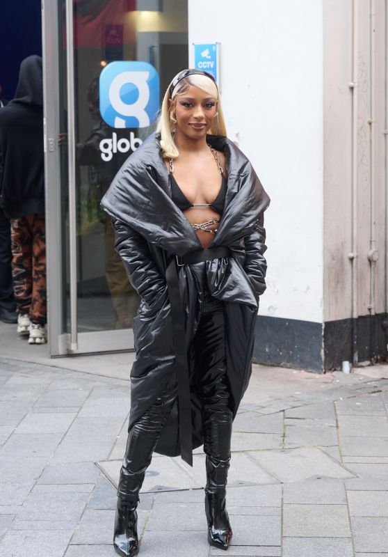 Victoria Monet - Arriving at the Global Radio Studios in London 11/14/2023
