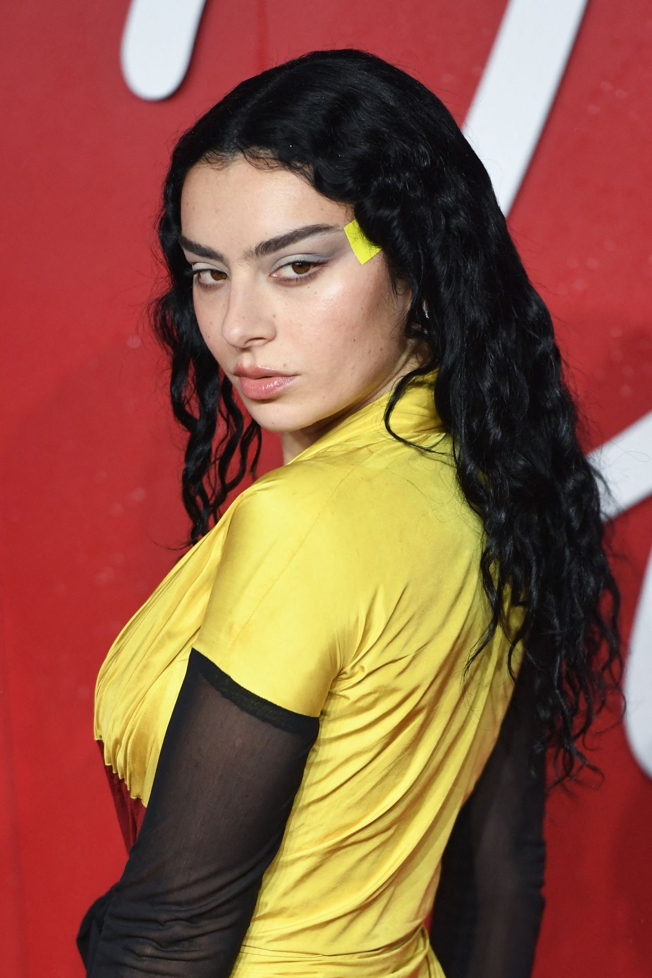 Charli XCX – Fashion Awards 2023 in London 12/04/2023 • CelebMafia