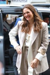 Drew Barrymore - Out in New York 12/11/2023