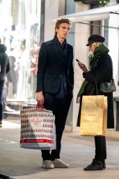 Emma Deigman - Christmas Shopping Spree in London 12/22/2023