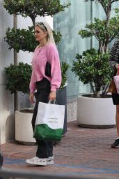 Emma Krokdal - Shopping at Neiman Marcus in Los Angeles 12/27/2023