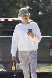 Gisele Bundchen in Casual Outfit in Miami 12/19/2023